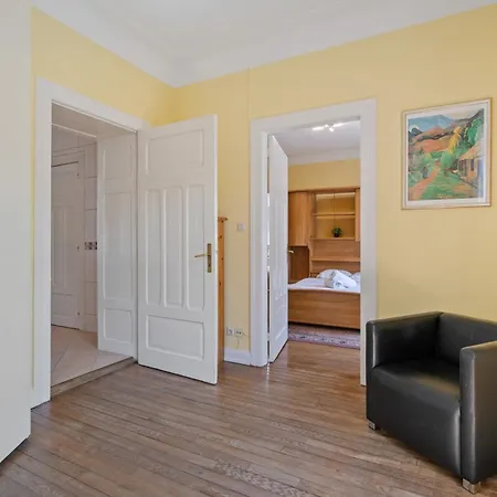 Appartement Charming 3-br Townhome Near Center *