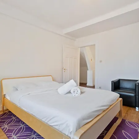 Charming 3-br Townhome Near City Center Apartment Luxembourg